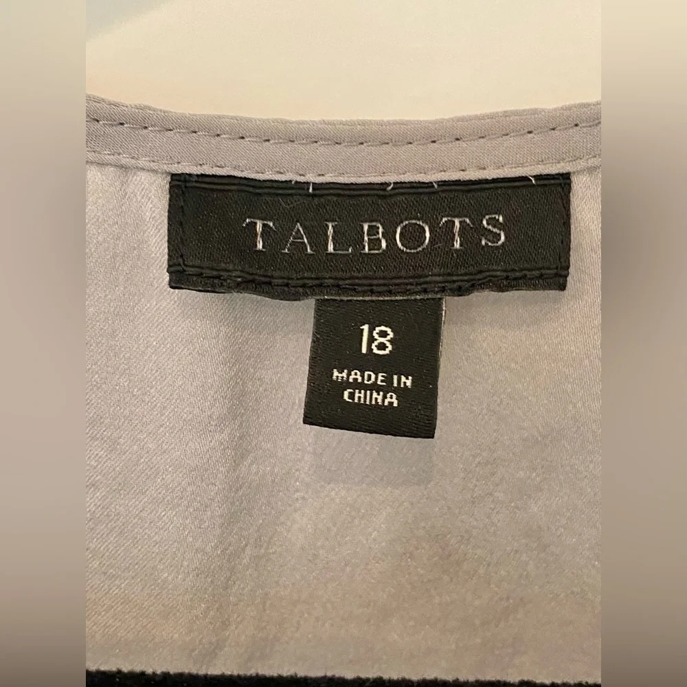 Talbots Gray Silk Sleeveless Shell Blouse with pleat details Size 18 - Picture 3 of 12